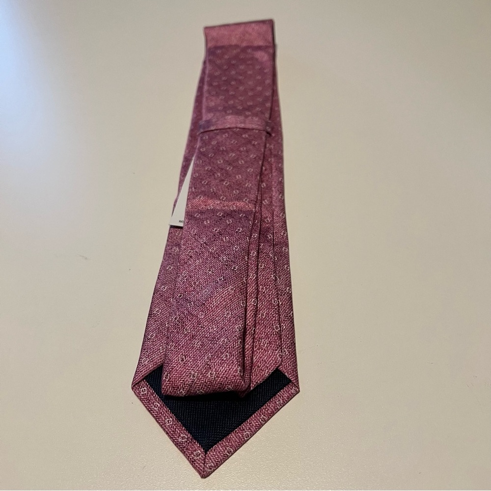 Michael Kors, Perry Ellis and Club Room Elegant Pink and Red Ties Set - Picture 4 of 11
